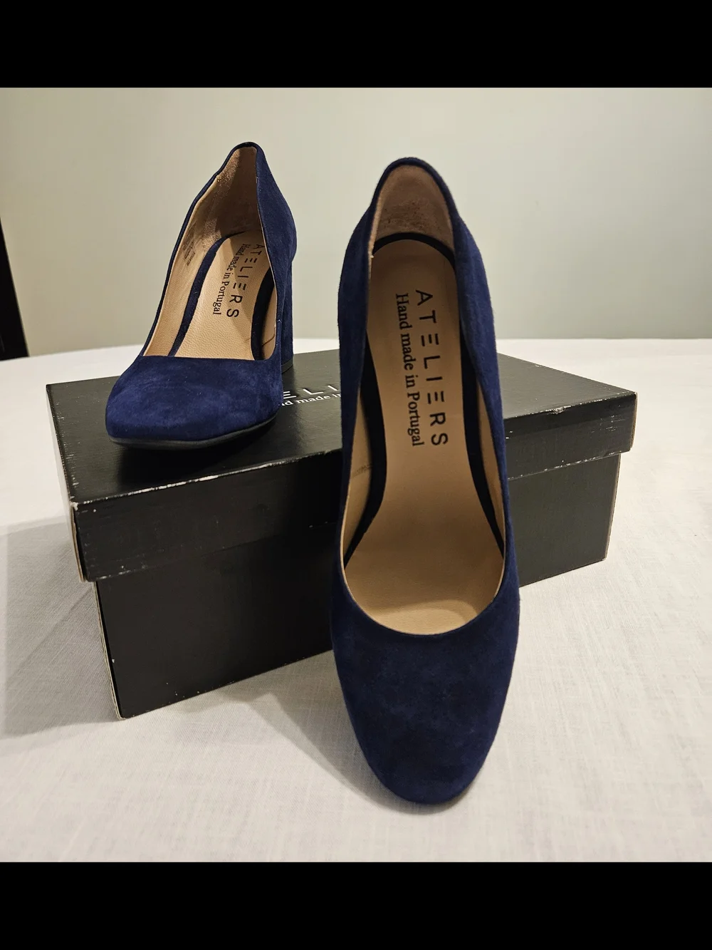 Ateliers Navy Suede Women's Classic Pump